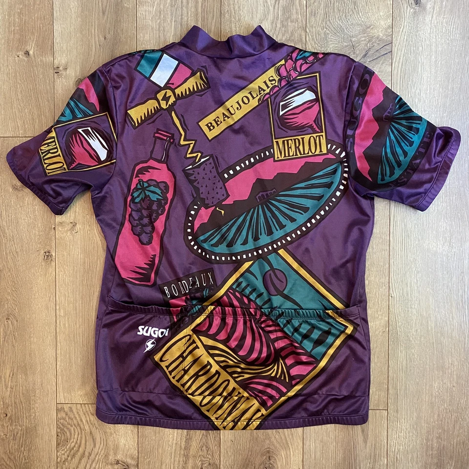 Camiseta deportiva de ciclismo Sugoi con gráfico de vino estampado en todas partes cuartos bolsillos con cremallera años 90 vintage Foto 4 de 4