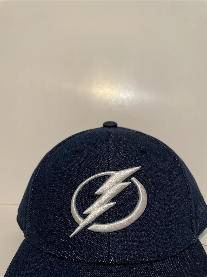 Nuevo con etiquetas Adidas Tampa Bay Lightning Azul Denim Estilo Sombrero Ajustable Foto 2 de 4