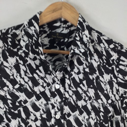 Trent Nathan womens button up shirt size 12 black white geometric cotton 107208 - Picture 2 of 8