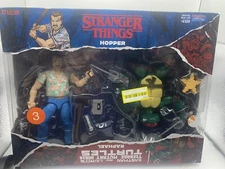 Netflix Playmates Teenage Mutant Ninja Turtles Stranger Things Hopper Raphael ST