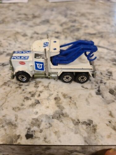 Vintage 1981 Matchbox Peterbuilt M9 Police Wrecker Tow Truck Semi - Picture 1 of 6