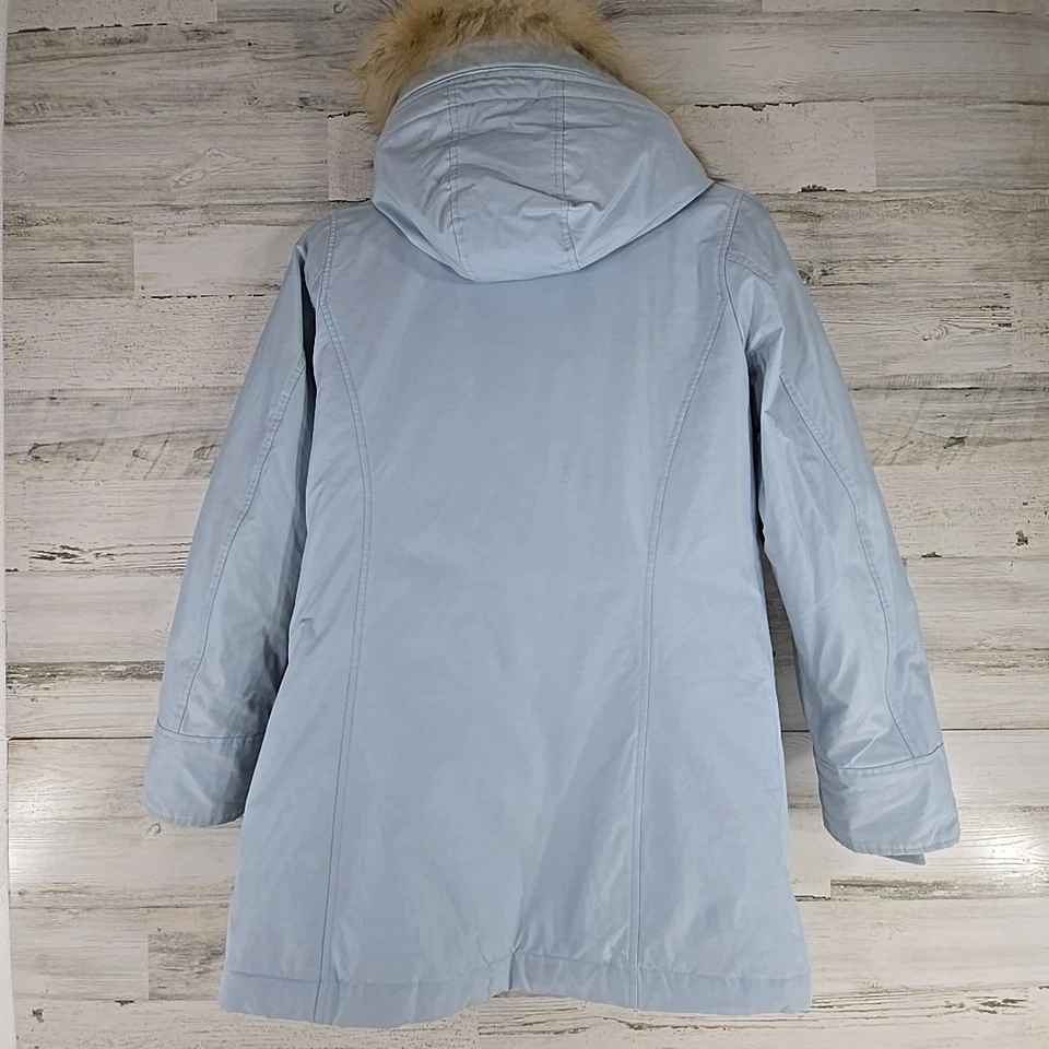 CHAQUETA PARKA CON CAPUCHA DE PIEL AZUL CLARO TALLA MEDIANA WOOLRICH PARA MUJER CREMALLERA COMPLETA ❗*DEFECTOS*❗ Foto 3 de 4