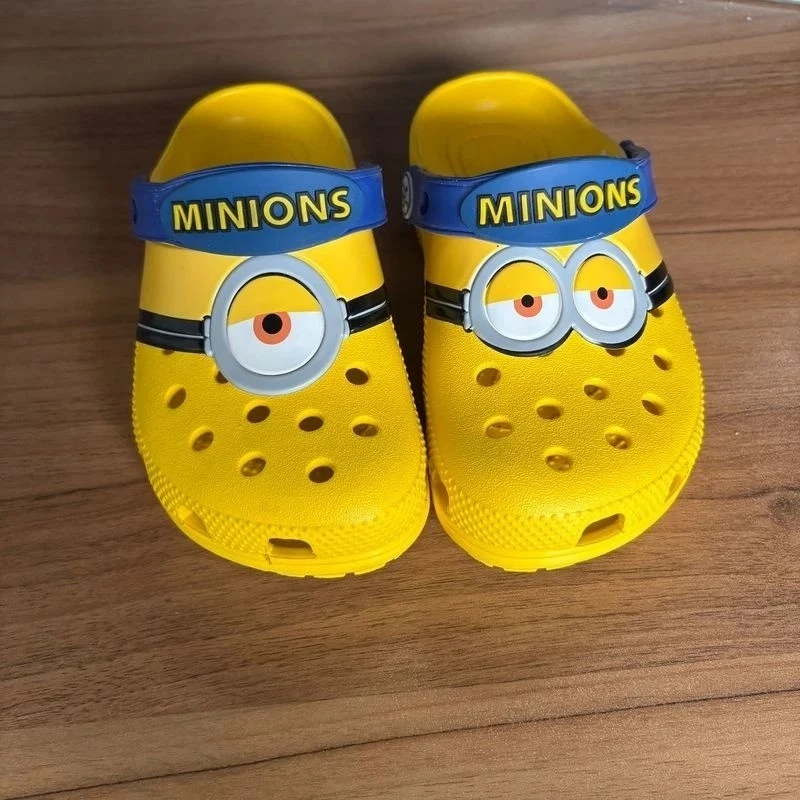 Sandálias chinelos infantis Croc Minions meninos e meninas sapatos de praia chinelos sem chinelos - Imagem 3 de 4