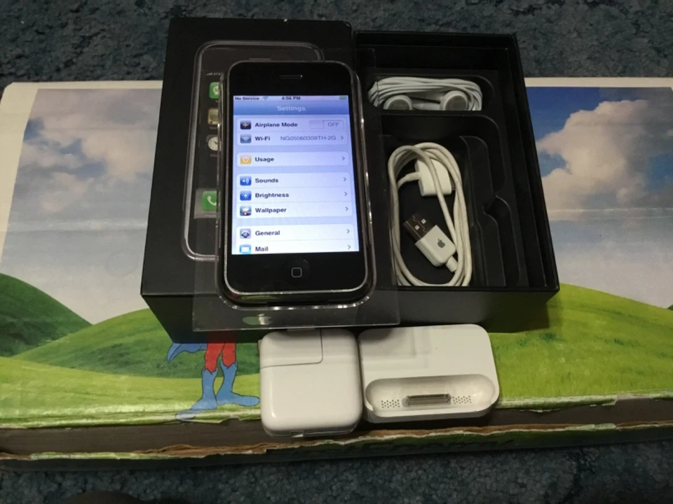 Rare Find Apple iPhone 1st Generation 2G-8GB - MA712LL/A - With Matching # Box ! - Image 4 of 4