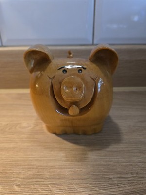 Schöner handgefertigter Stiftehalter für Schweine aus Holz mit Filzfuß