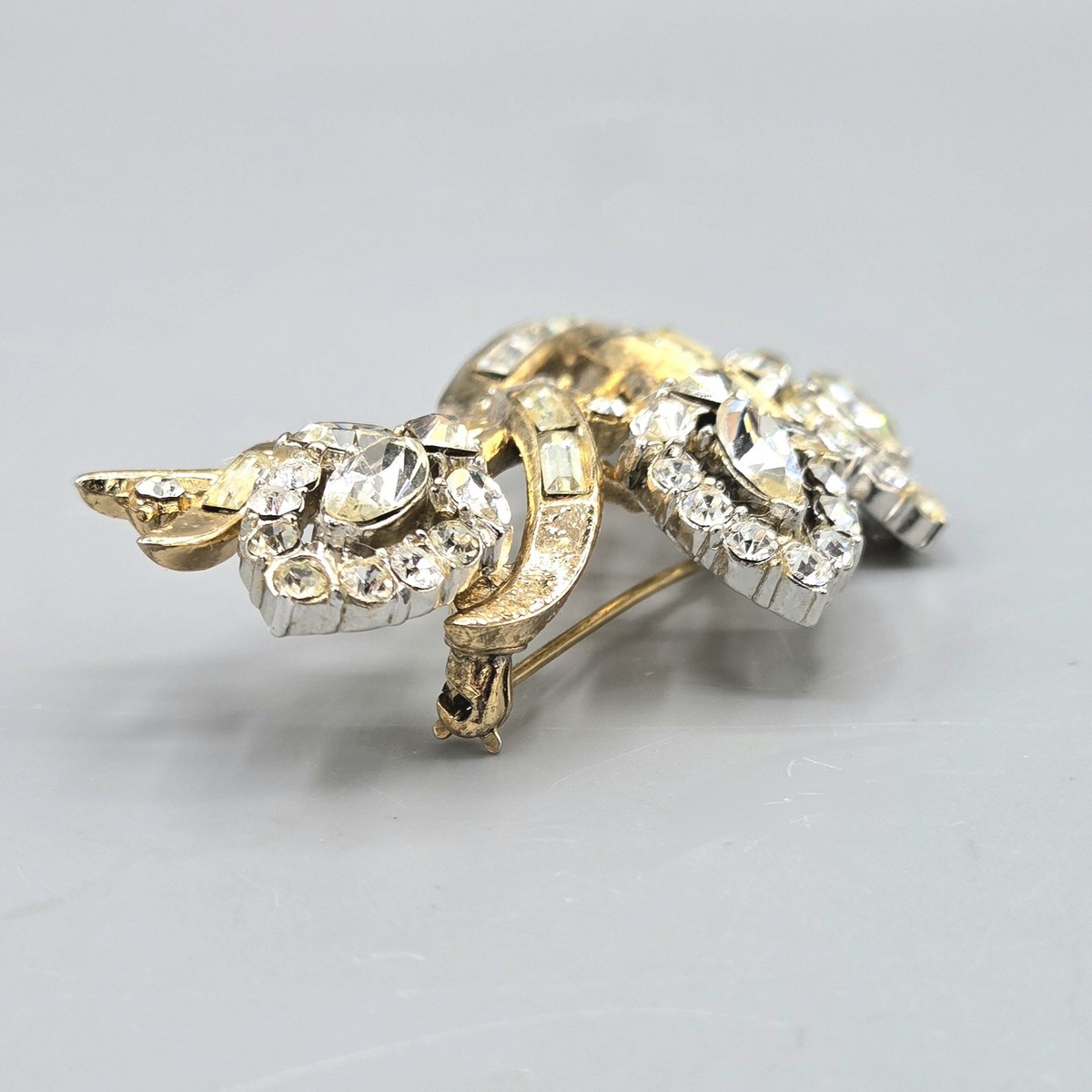 1953 Crown Trifari Philippe FLIRTATION Crystal Halo Gold Tone Brooch BOOK PIECE View 6