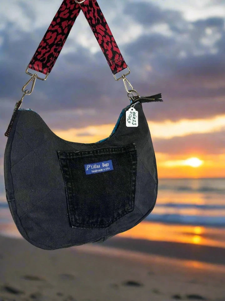 Bolso Bandolera Hecho a Mano Denim Reciclado Media Luna - Hobo Boho Patchwork por Lidia Foto 4 de 4