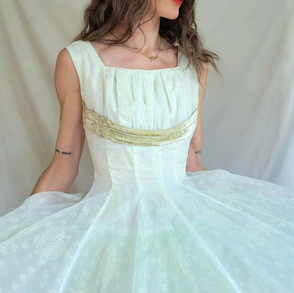 1950s Vintage Prom Dress: Cupcake Full Circle Formal Gown - Image 2 of 4