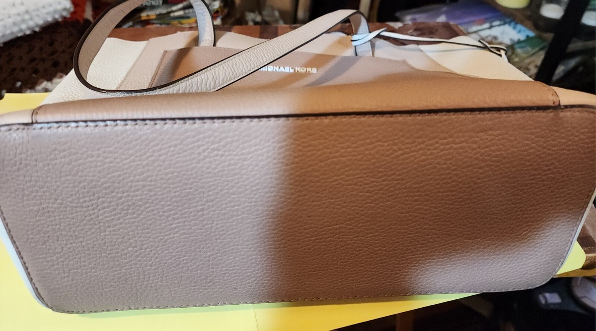 Michael Kors Gemma pocket tricolored pebbled leather Michael Kors Gemma pocket tricolored pebbled leather