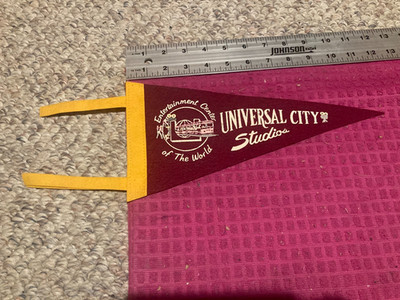 UNIVERSAL CITY STUDIOS CA PENNANT - HOLLYWOOD Entertainment Center of the World