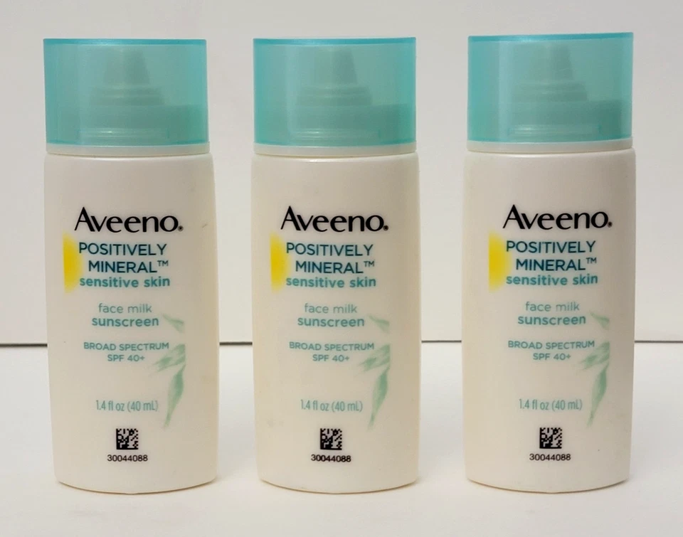 Paquete de 3 protectores solares Aveeno Positively Mineral Sensible Skin Face Milk 1,4 fl oz U/B Foto 2 de 3