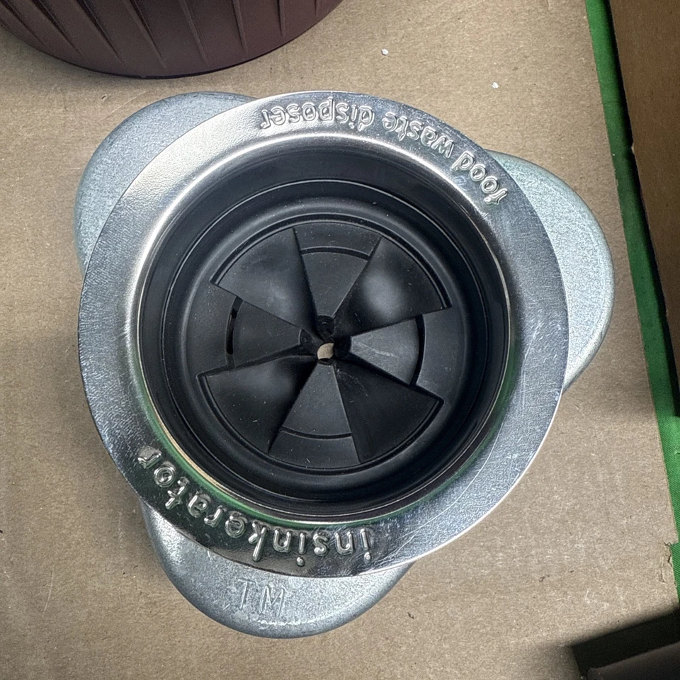 InSinkErator Evolution 1300, eliminación de basura de 3/4 HP, serie avanzada EZ Foto 3 de 4