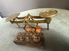 P97L04- Kleine Apothekerwaage Feinwaage mit Gewichten Messing und Holz