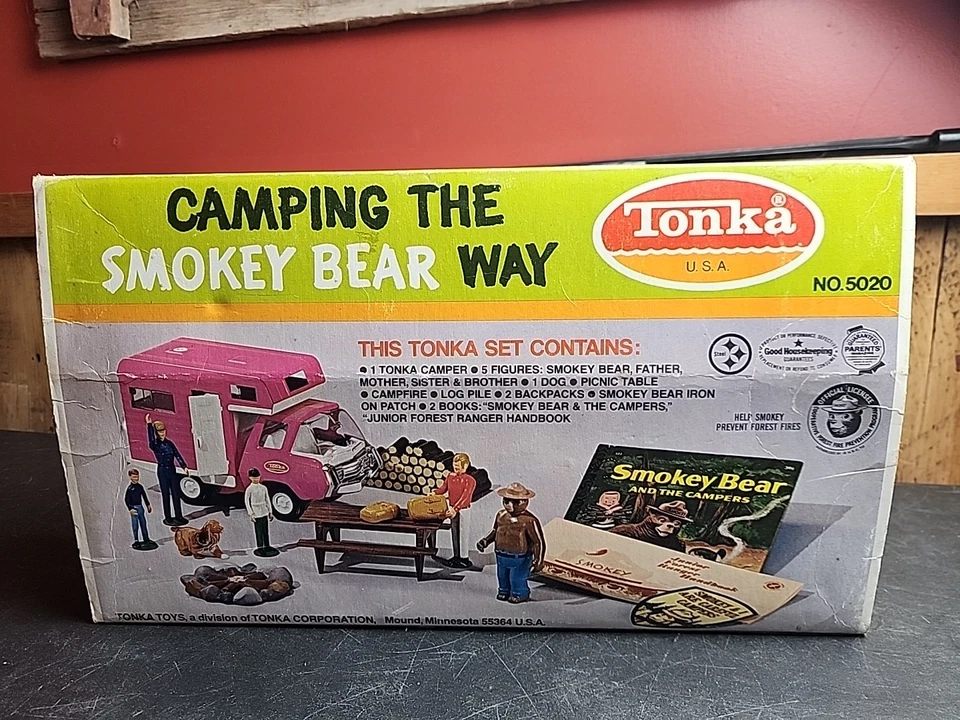 RARE Camping the Smokey Bear Way Set in Original Box  - Image 2 of 4
