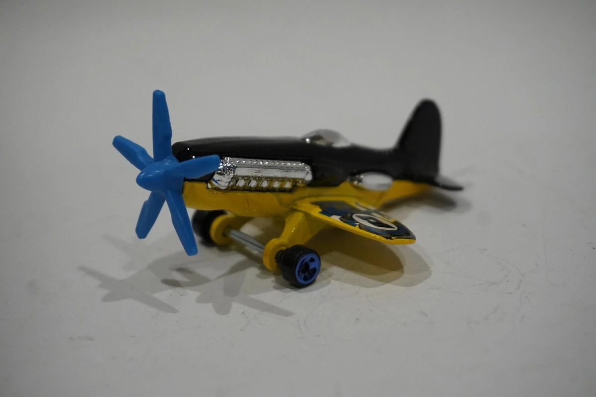 Hot Wheels Black Yellow Mad Propz Plane C2719 EXCELLENT CONDITION