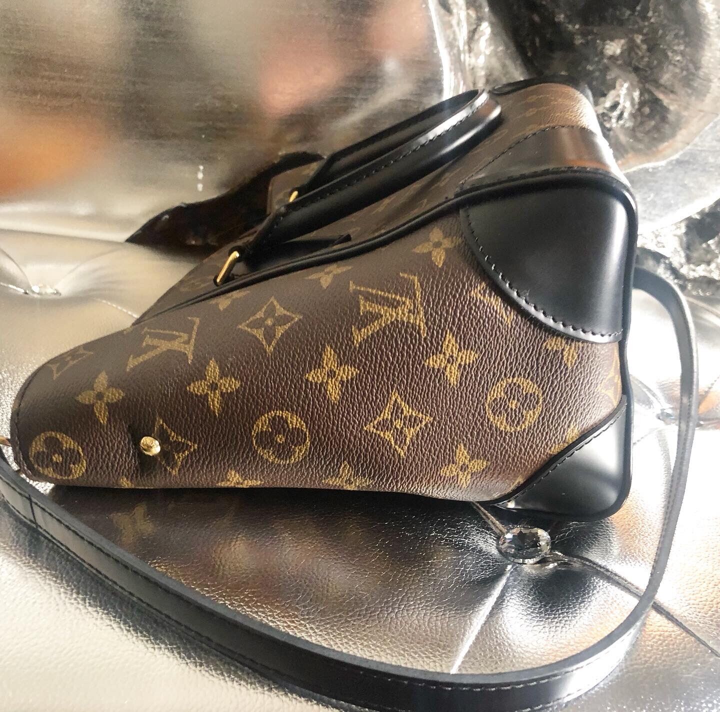 Sac à main Louis Vuitton Phenix en cuir épi bleu-jean et cuir noir