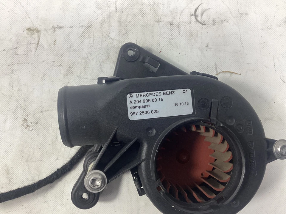 Módulo de motor soplador ventilador de refrigeración Mercedes-Benz C300 2008-2014 A2049060015 OEM. Foto 3 de 4