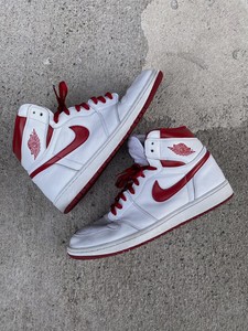 air jordan 1 high og metallic red