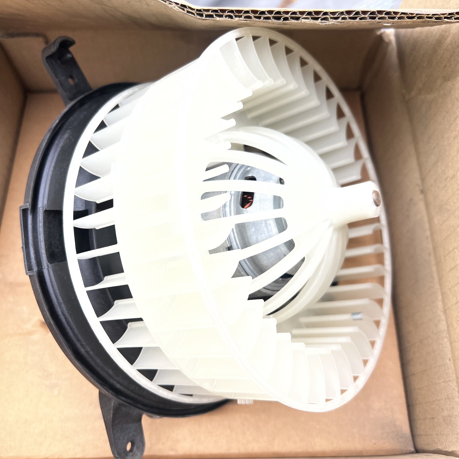 New 19962002 E Class W210 MercedesBenz Heater Blower Motor 2108206842