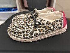 Hey Dude Youth Wendy Cheetah Pink Slip On Casual Waking Shoes 12K