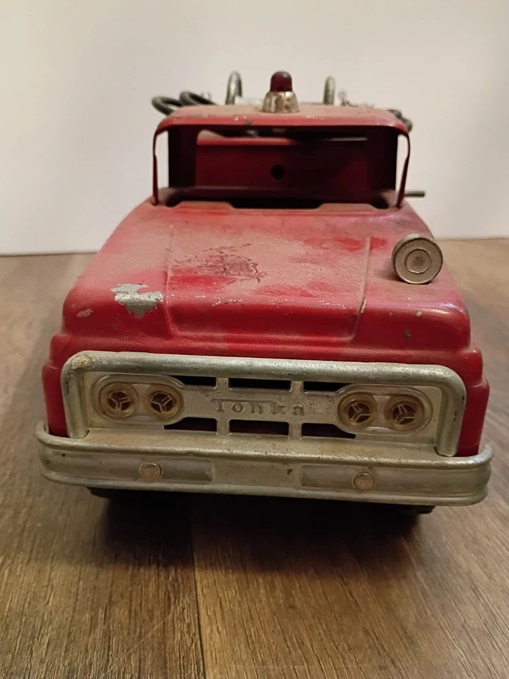 Vintage Tonka Fire Pumper Truck No. 5 Engine Pressed Steel 1962 No Winshield - Image 2 of 4