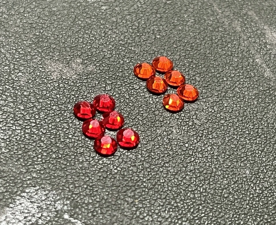 4MM Round TRAILER LIGHTS (6 RED & 6 AMBER) BRITAINS 1/32 SCALE , TO GLUE ON - Image 3 of 3