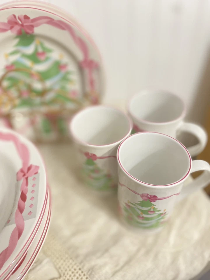 Sanyo Christmas Dishes With Pink Bows And Christmas Tree- 4 Bowls-3 Small Plates - Image 3 of 4