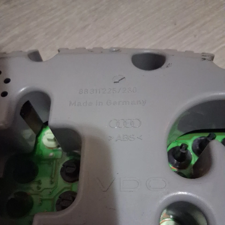 Audi A6 1998-2000 velocímetro clúster 88311225-230 do w inmovilizador Foto 3 de 4