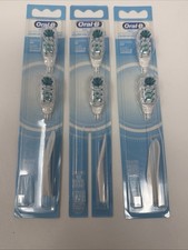 Oral-B Deep Clean Battery Powered Toothbrush Replacement Brush Heads 3 pk of 2