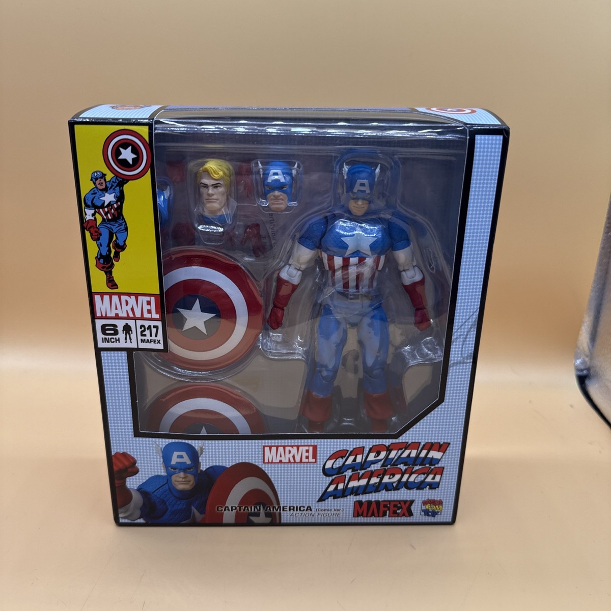 アメコミ MEDICOM TOY - MAFEX No.217 CAPTAIN AMERICA COMIC Ver B s-l400.jpg