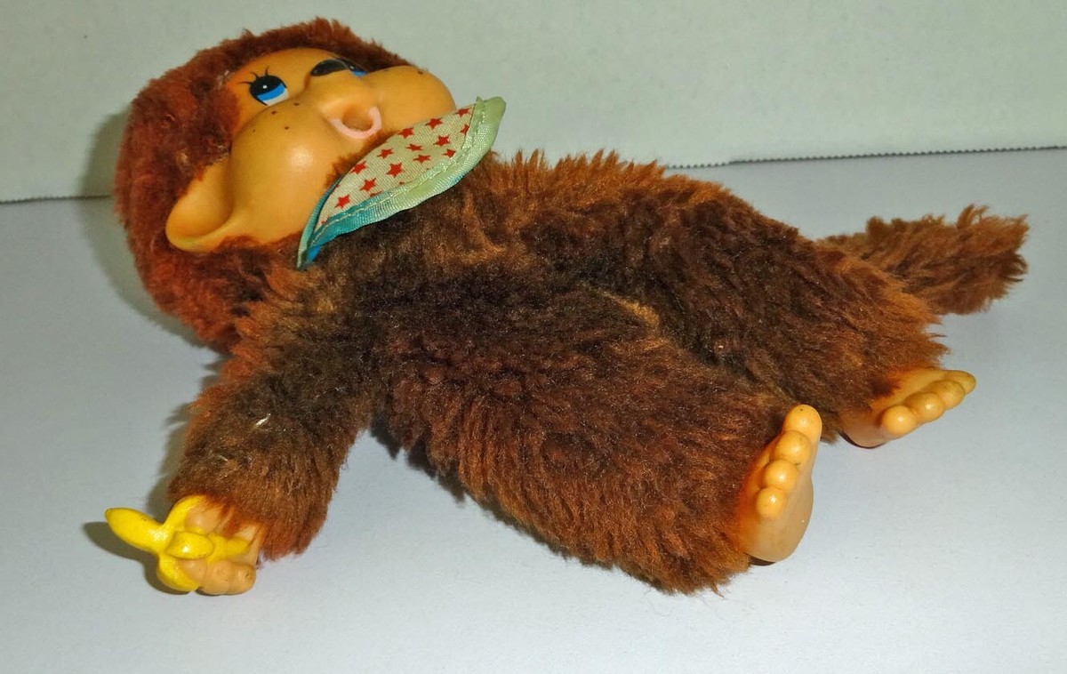 Vintage Thumkey Monkey 1977 Russ Berrie 7” plush banana bib