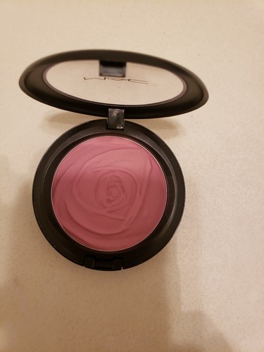 NWOB MAC BEAUTY POWDER SUMMER ROSE/ROSE ROMANCE COLLECTION - Picture 3 of 4