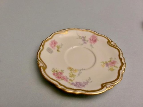 C.AHRENFELDT LIMOGES ( 2 SETS ) DOUBLE HANDLE DOUBLE GOLD CUPS & SAUCERS FLORAL - Picture 2 of 12