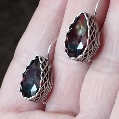 925 Sterling Silber Ohrhänger mit tiefroten Glassteinen, Vintage Stil 7g
