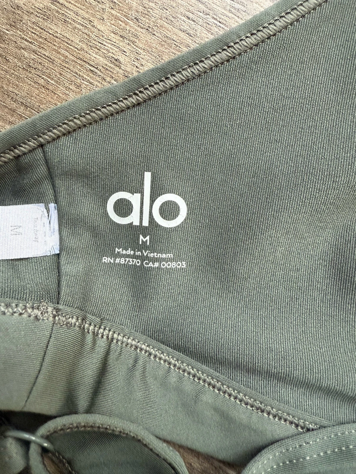 alo-yoga airlift intrigue tank-bra