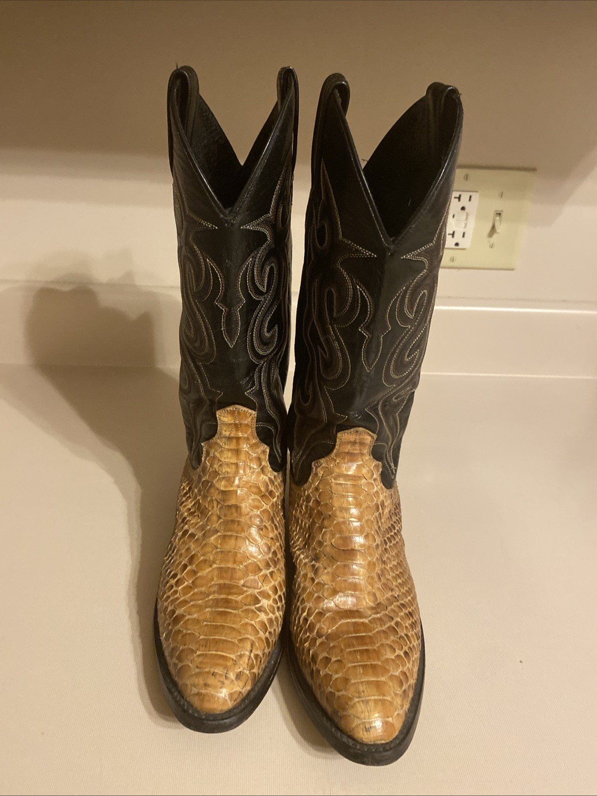 Dan Post Snake Python Cowboy Boots Size 7.5d - image 3
