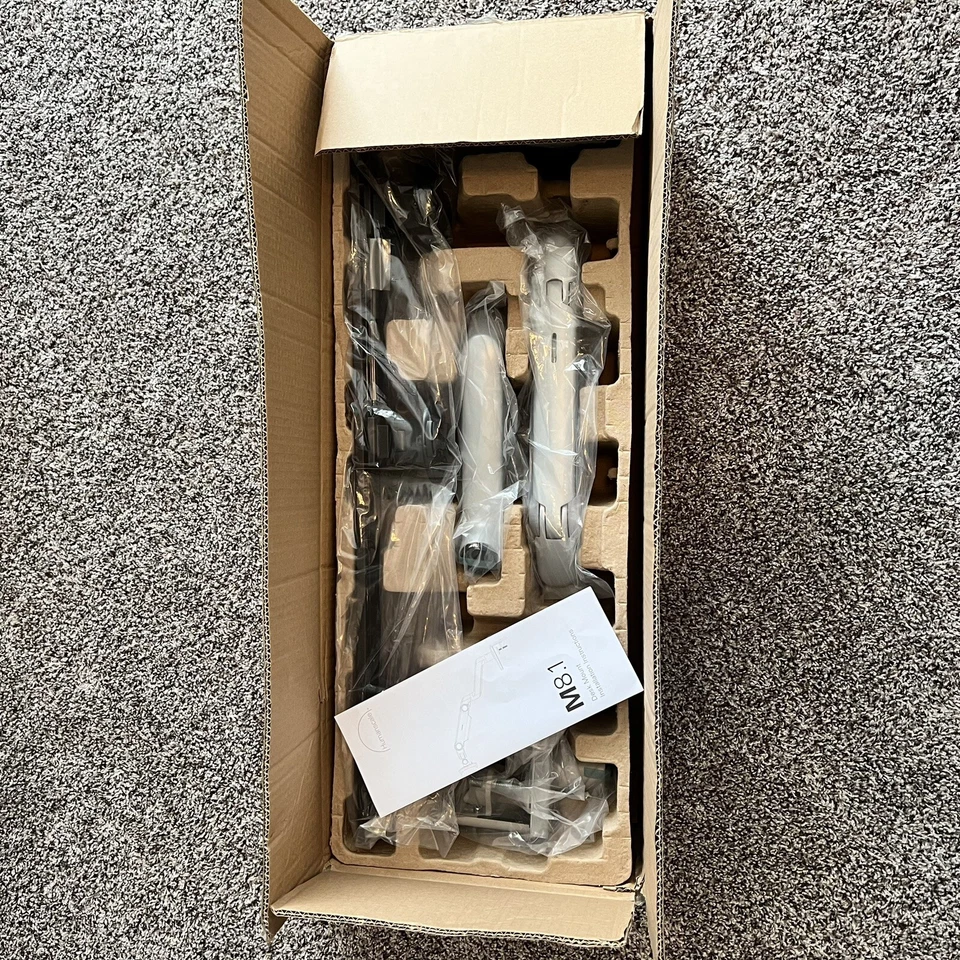 Soporte de abrazadera de escritorio Humanscale M8.1 (UN SOLO BRAZO) caja abierta nueva Foto 2 de 4