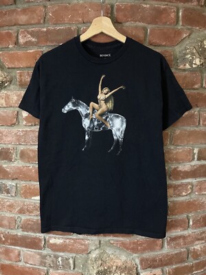 Beyoncé Renaissance Box Set Pose #4 Shirt Size M