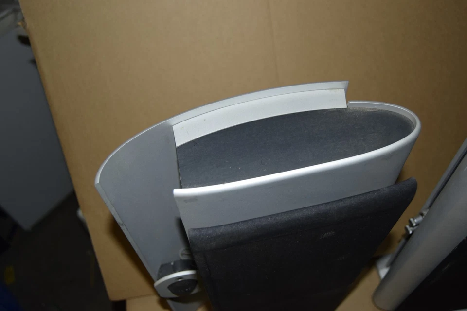 Vintage! High End Vienna Acoustics Webern Pair of Speakers - 4 Ohm - **READ** - Image 3 of 4