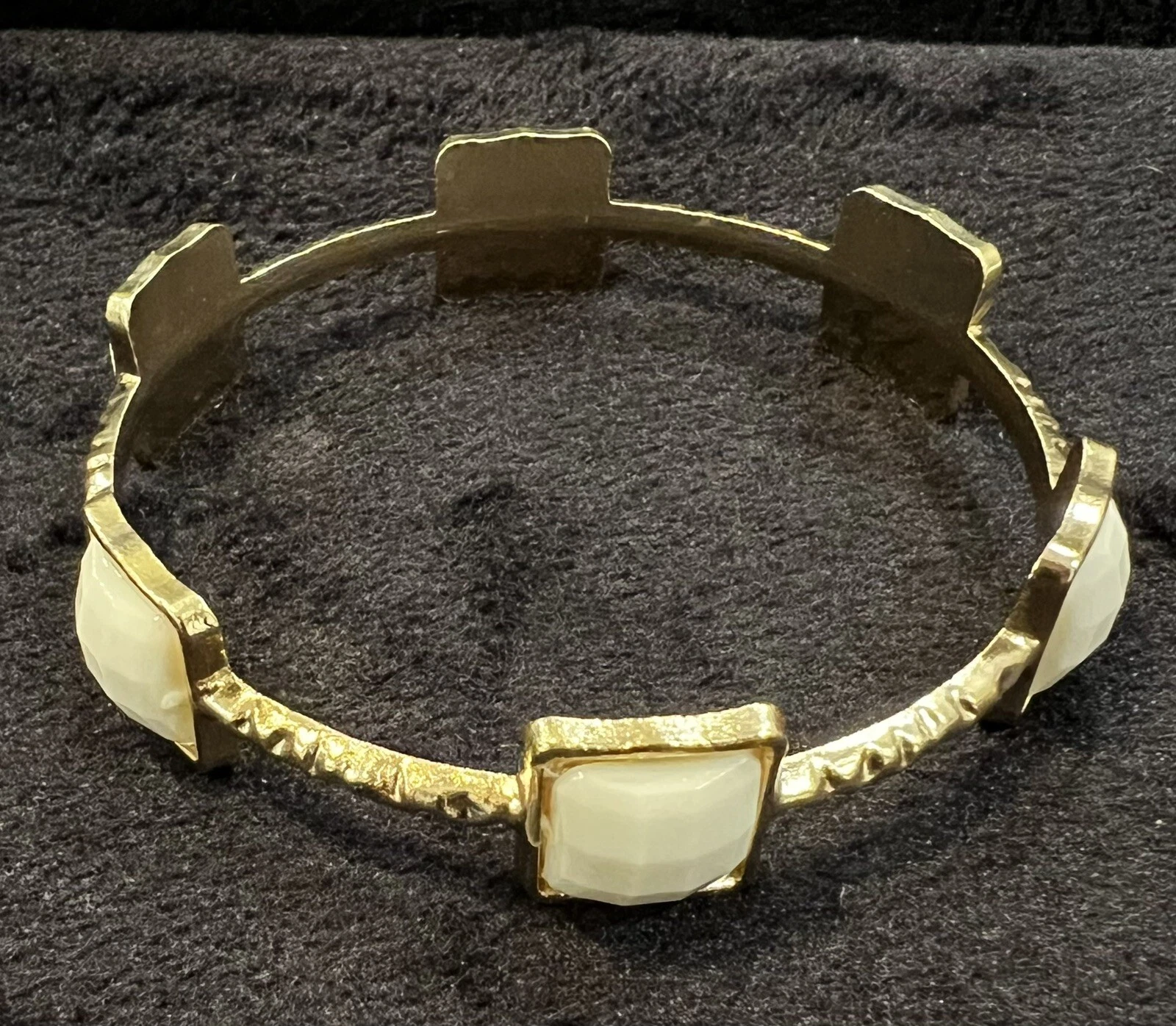 OFF WHITE Bellissimo bracciale vintage finto oro con inserti quadrati bianco sporco