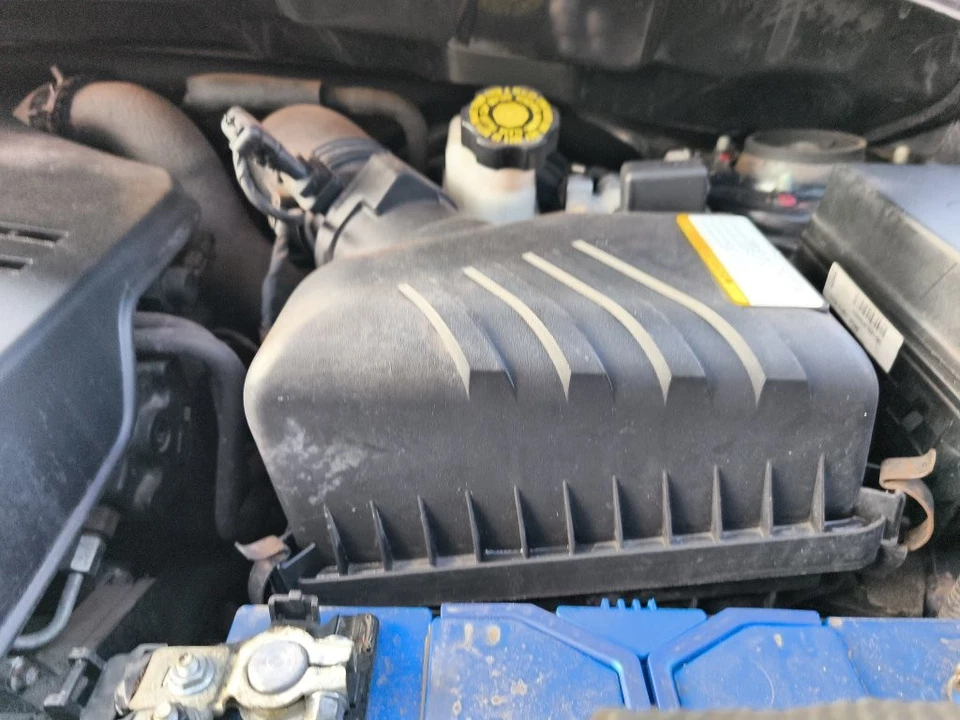KIA SPORTAGE XS 2007-2010 AIR FILTER BOX WITH PIPE - image 3 of 4