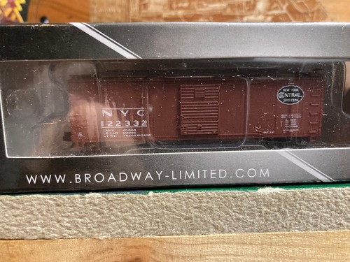 COCHE CAJA LATERAL DE ACERO BROADWAY LIMITED PREMIUM ESCALA N #122332 NYC | Zustand: New