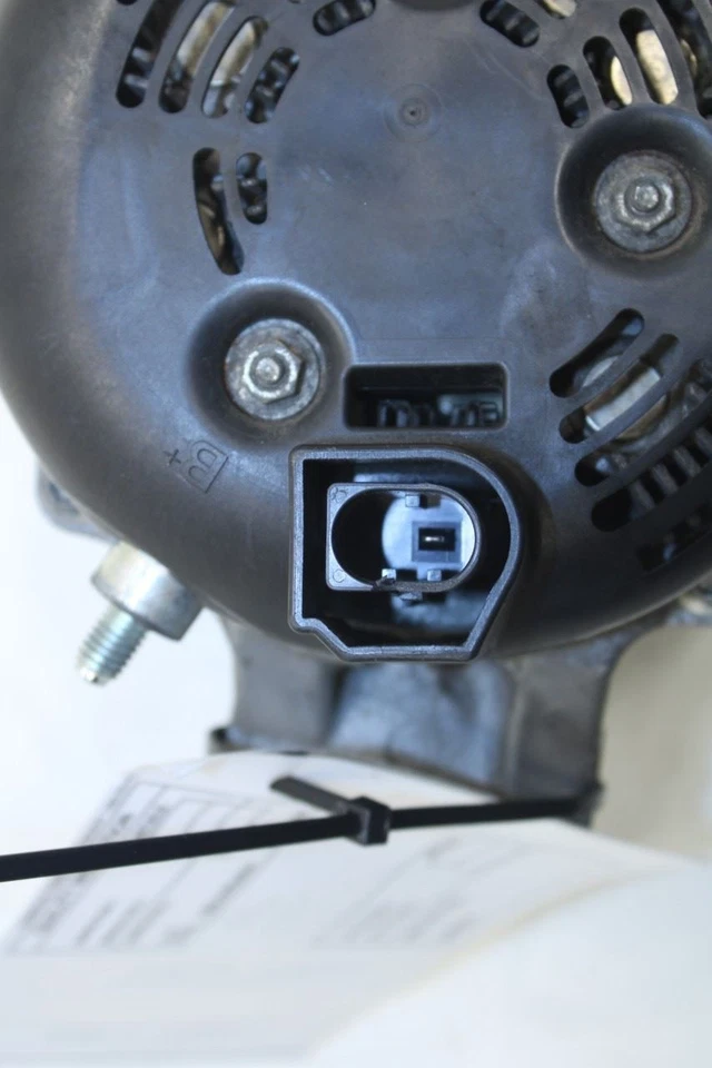 Оригинальный генератор переменного тока 2014-2016 BMW 435I Gran Coupe xDrive 3,0 л 12317616119 - Изображение 3 из 4