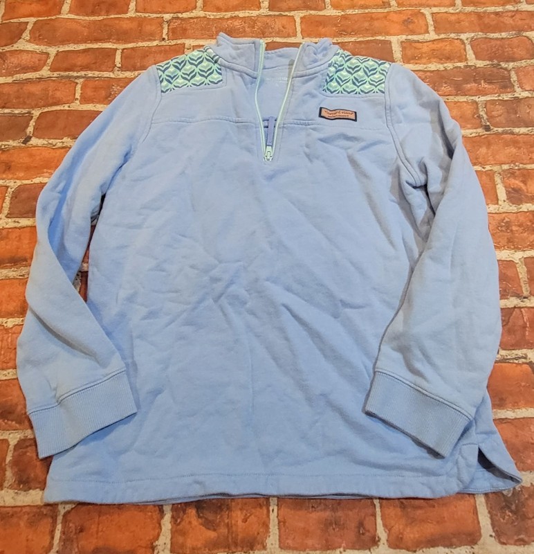Vineyard Vines Girls Light Blue Shep Shirt size 14 Guc Whale Tail Sweatshirt