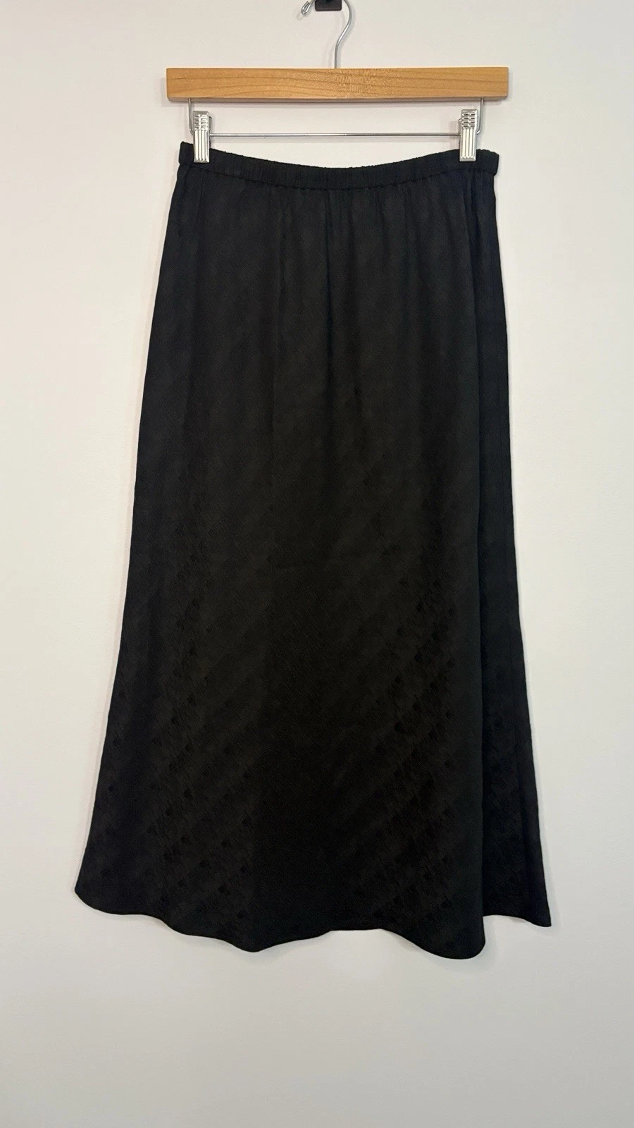 Eileen Fisher Silk & Linen Mosaic Bias Black Textured Maxi Skirt Petite Small
Opens in a new window