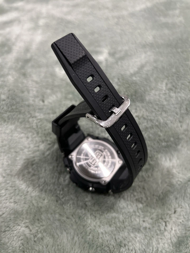 Casio Men's G-Shock GST-S110 Shock Resistant Watch Water Resistant Solar Powered - Image 4 of 4