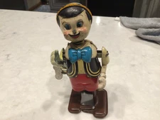 VINTAGE MARX WIND UP WALKING TIN DISNEY PINOCCHIO WORKS GREAT