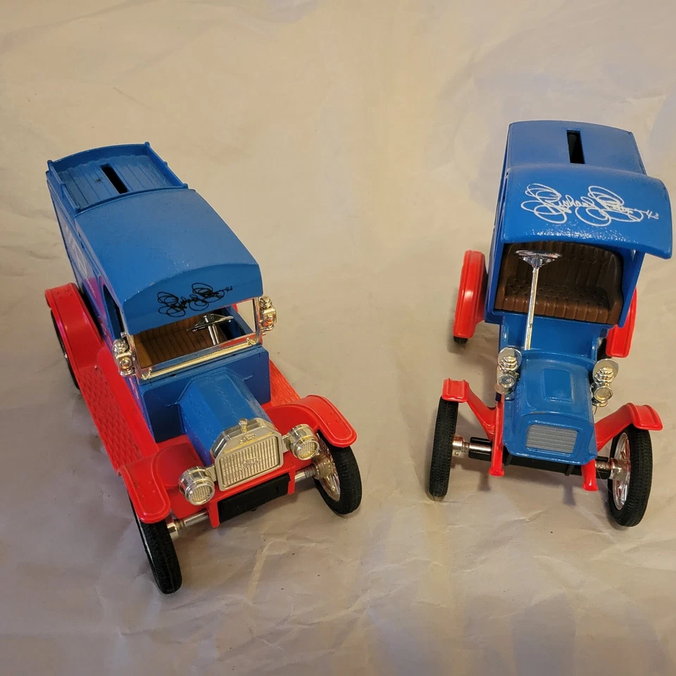 DOS bancos diecast vintage ERTL #43 STP Richard Petty 1905 y 1913 modelo T Foto 2 de 4