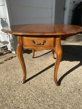 Beautiful Ethan Allen Country French Drop Leaf End Table  #26-8302 Fin #236
