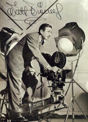 WALT DISNEY signiertes ''Kamera''-Foto - Filmemacher Animator Cartoonist Preprint